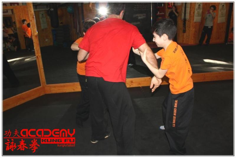 Kung Fu Bambini Academy Italia di Sifu Salvatore Mezzone Wing Tjun Ving Tsun Chun cinene artimarziali tradizionali e sport da combattimento Caserta accademia nazionale (8)